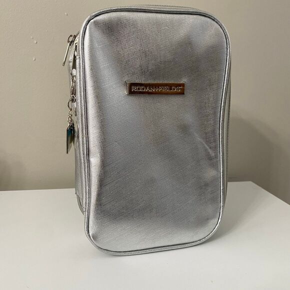 Rodan + Fields Carrying Case - Picture 1 of 6